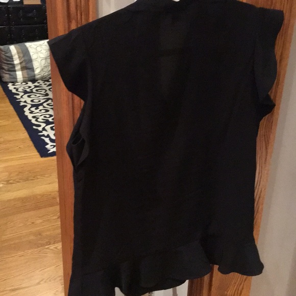 Banana Republic Sleeveless Top - Picture 5 of 8